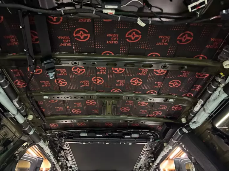 Шумоизоляция крыши Cadillac Escalade 1