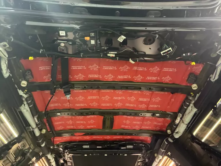 Шумоизоляция крыши Cadillac Escalade 2